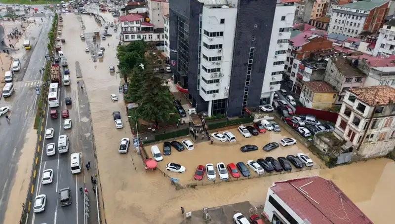 Trabzon'da Sel Felaketi: Arama Kurtarma Çalışmaları Tüm Hızıyla Devam Ediyor