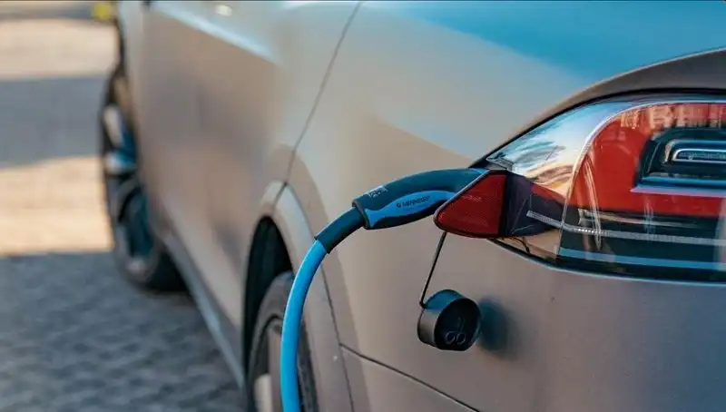 2023'ün İlk Yarısında Elektrikli Araç Satışları Patladı: 9.1 Milyon Adet!
