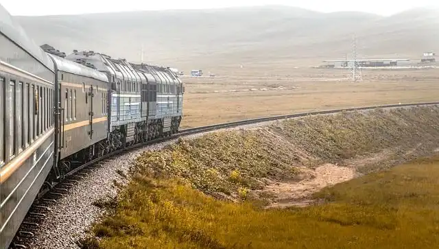 Pensilvanya'da Trajik Tren Kazası: Rayların Üzerindeki 3 Kişiye Çarptı