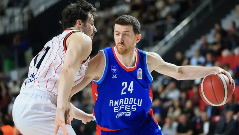 Anadolu Efes, Euroleague'de Şampiyonluk Yolunda Hayati Maçta Karşılaşıyor