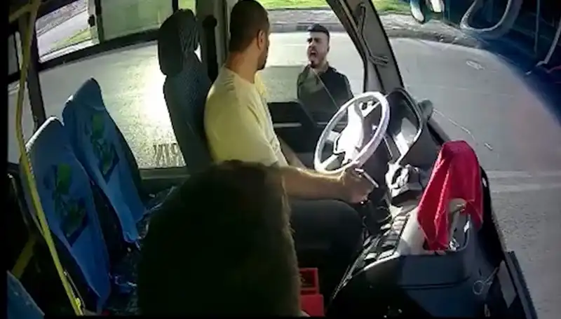 Antalya'da Otobüs Şoförünü Bıçaklayan Şahıs Kıskıvrak Yakalandı!