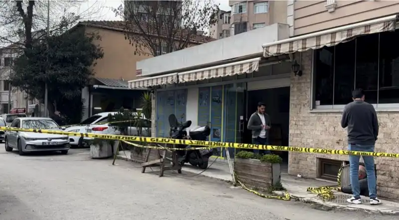 İstanbul'da Oto Tamircisi İş Yerinde Gizemli Bir Cinayet Kurbanı Oldu