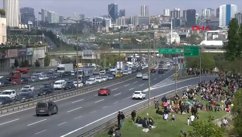 Deprem Sonrası Şehirde Trafik Yoğunluğu Yüzde 56 Arttı: Nedenleri ve Çözümleri