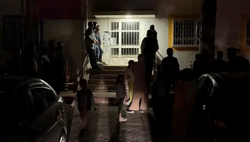 Akşamdan Kuyruğa Giren Veliler, Anaokulu Kayıt Heyecanı Yaşadı