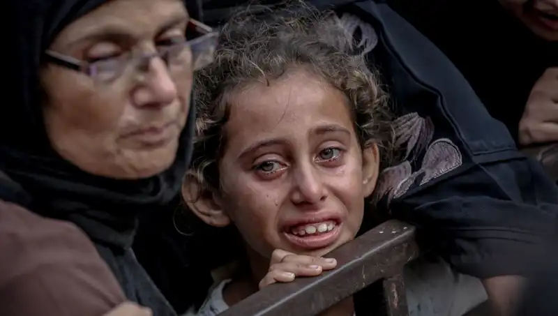 Gazze'de Açlık Krizi: İsrail Askerlerinin Şok Uygulaması