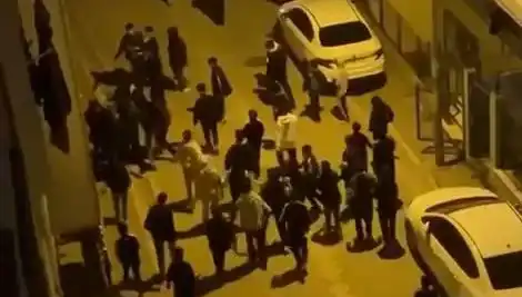 Esenyurt'ta Sopalı Mahalle Baskını: Gençler Arasındaki Çatışma Büyüdü