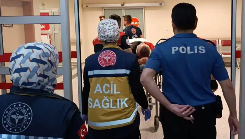 İki Yaralıyla Sonuçlanan Polis Ekibi Kazası: Olayın Ayrıntıları