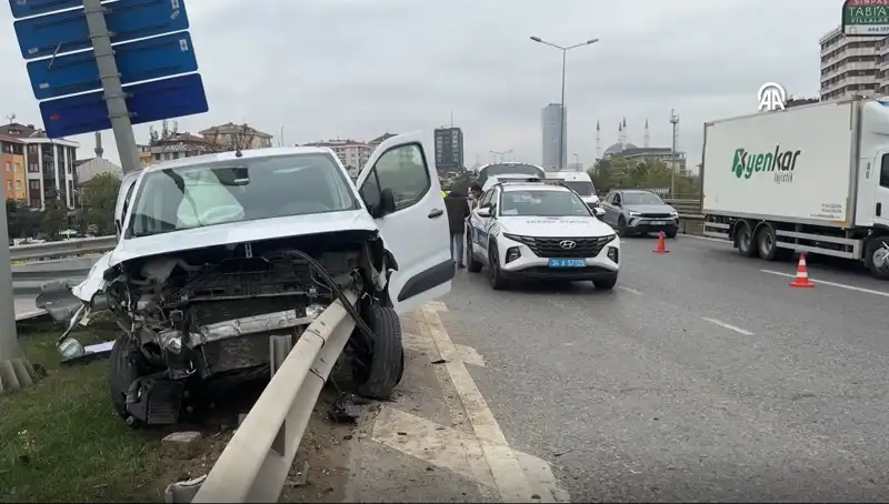 Otoyolda Feci Kaza: Araç Bariyere Ok Gibi Saplanarak Korku Dolu Anlar Yaşattı