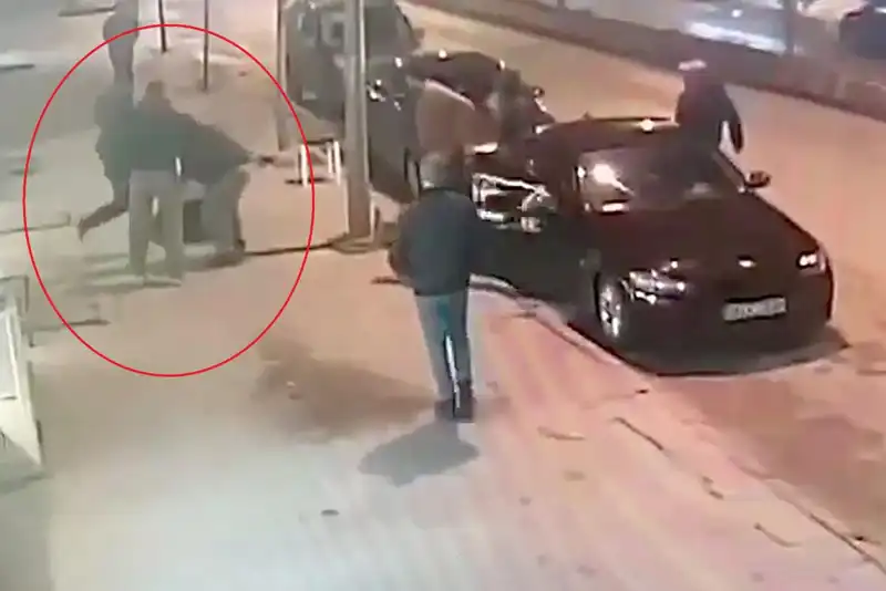 Bacak Kıran Park Yeri Kavgası: Üç Kişi Saldırıya Uğradı