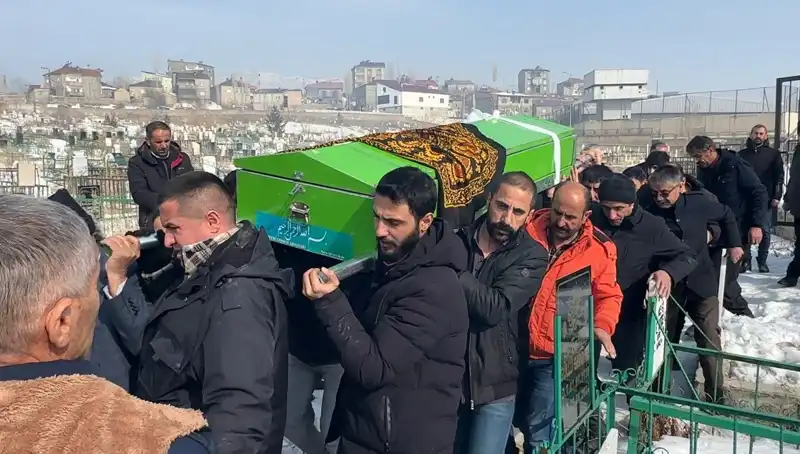 Genç Kızın Trajik Ölümü: Elektrik Akımına Kapıldı, Son Yolculuğuna Uğurlandı